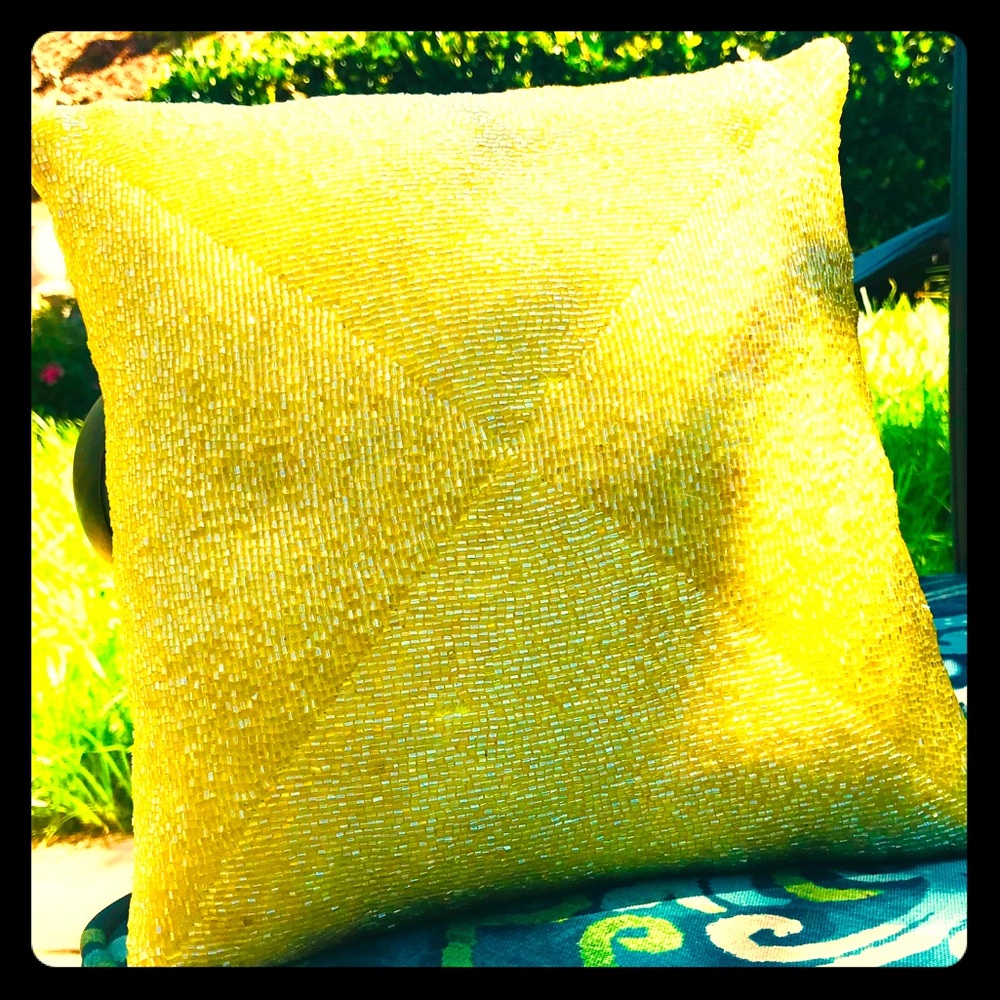 💛HAPPY YELLOW SEQUIN THROW PILLOWS 💛